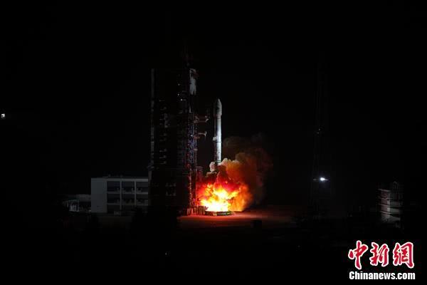 中国“一箭双星”成功发射两颗北斗导航卫星